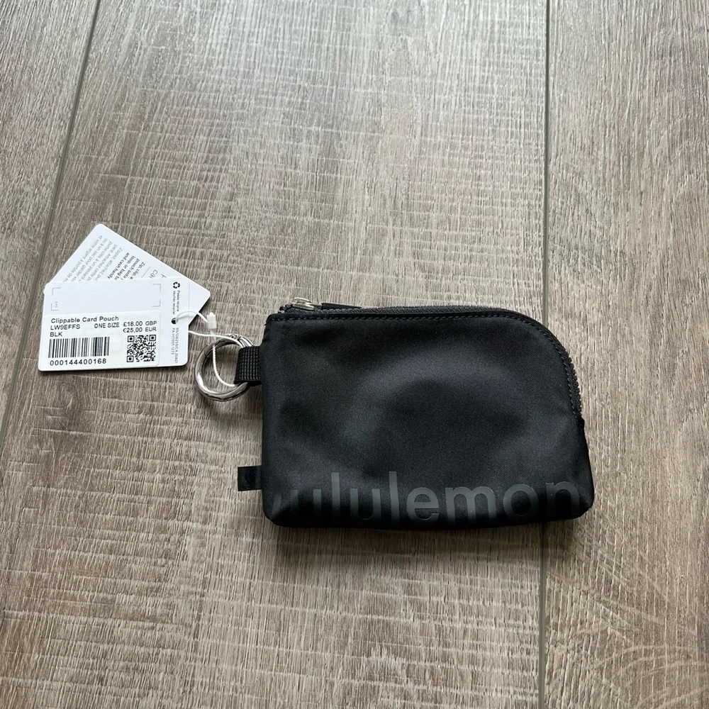 Lululemon Clippable Card Pouch in Black